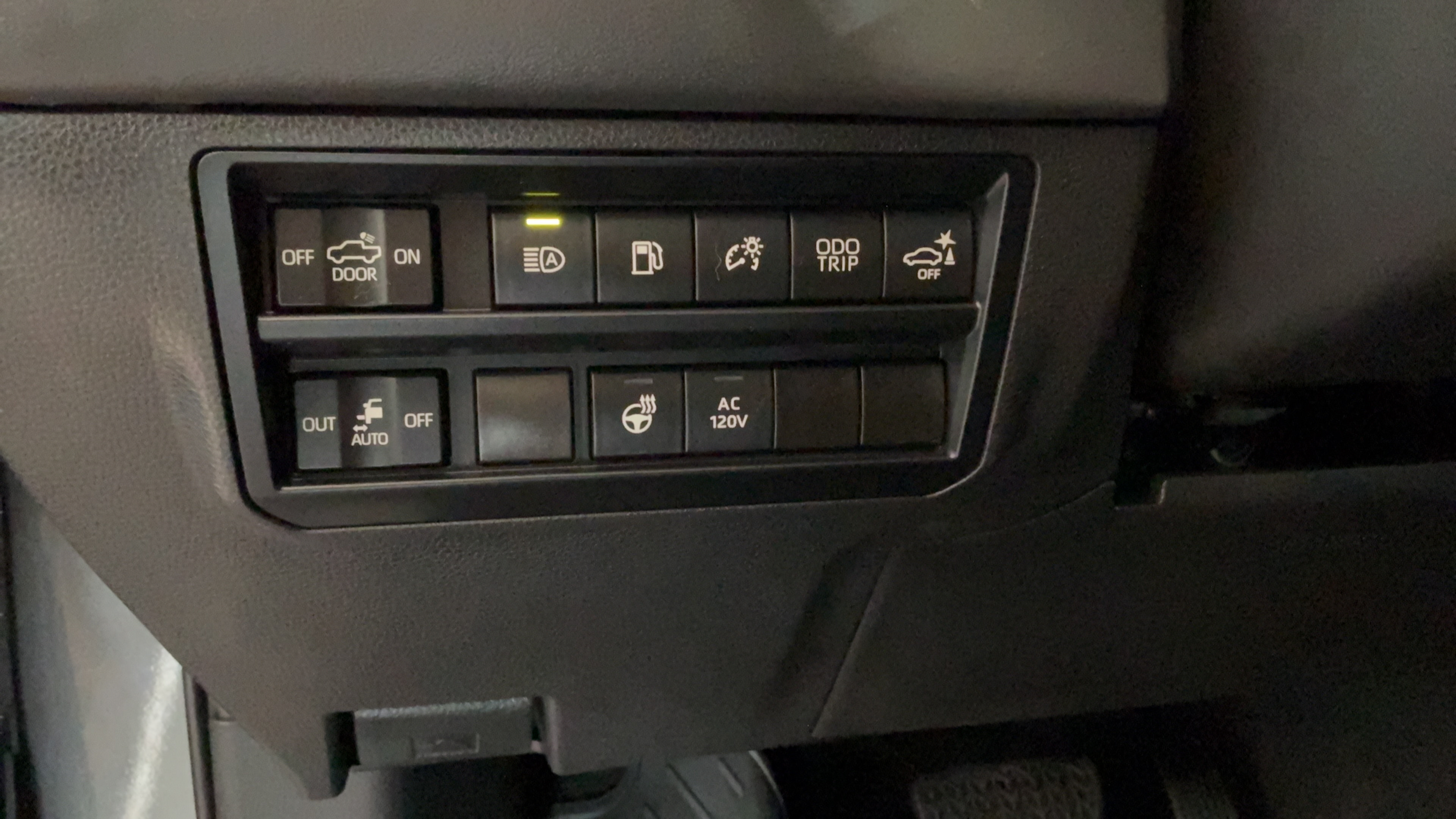 Used 2024 Toyota Tundra Platinum AWD/4WD image 19
