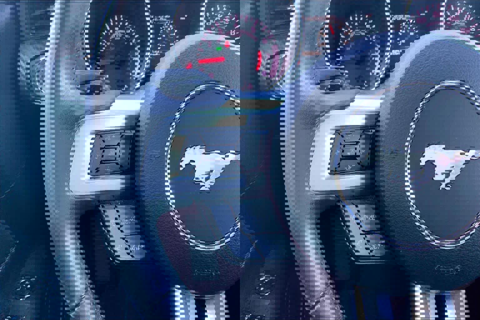 Used 2018 Ford Mustang EcoBoost image 17