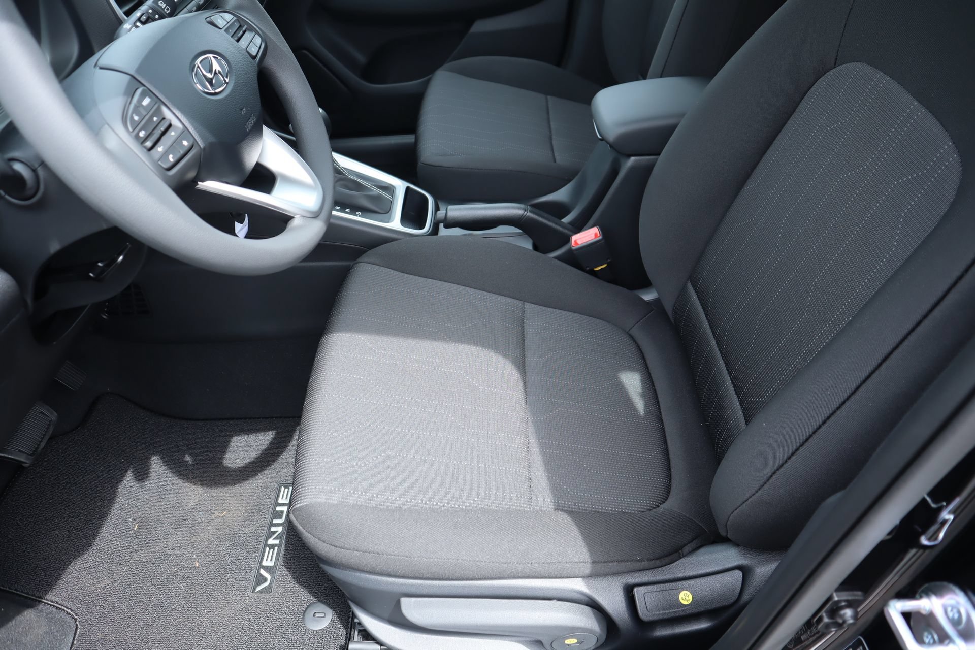 New 2026 Hyundai Venue SE FWD image 7
