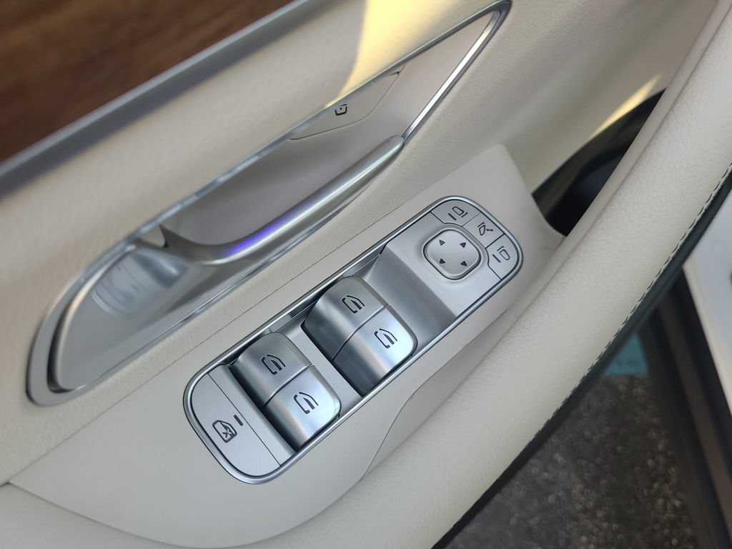 Used 2025 Mercedes-Benz GLS 450 4MATIC image 25