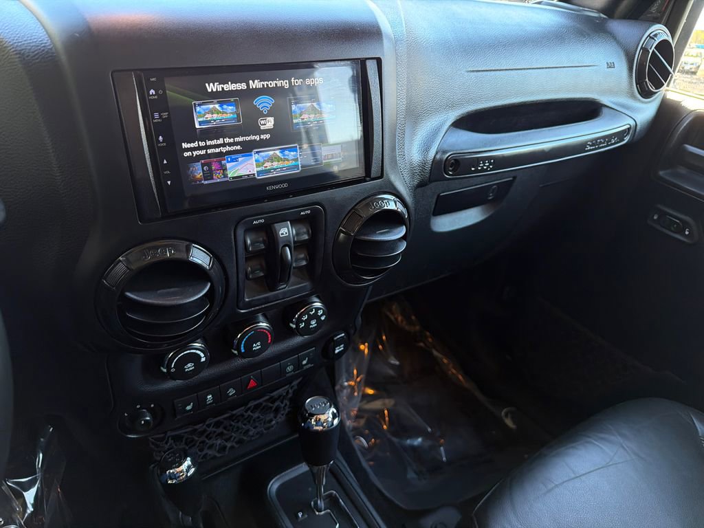 Used 2017 Jeep Wrangler Unlimited Sahara image 24
