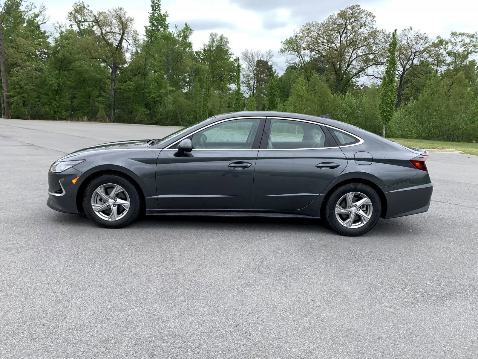 Used 2023 Hyundai Sonata SE w/ Cargo Package FWD image 4
