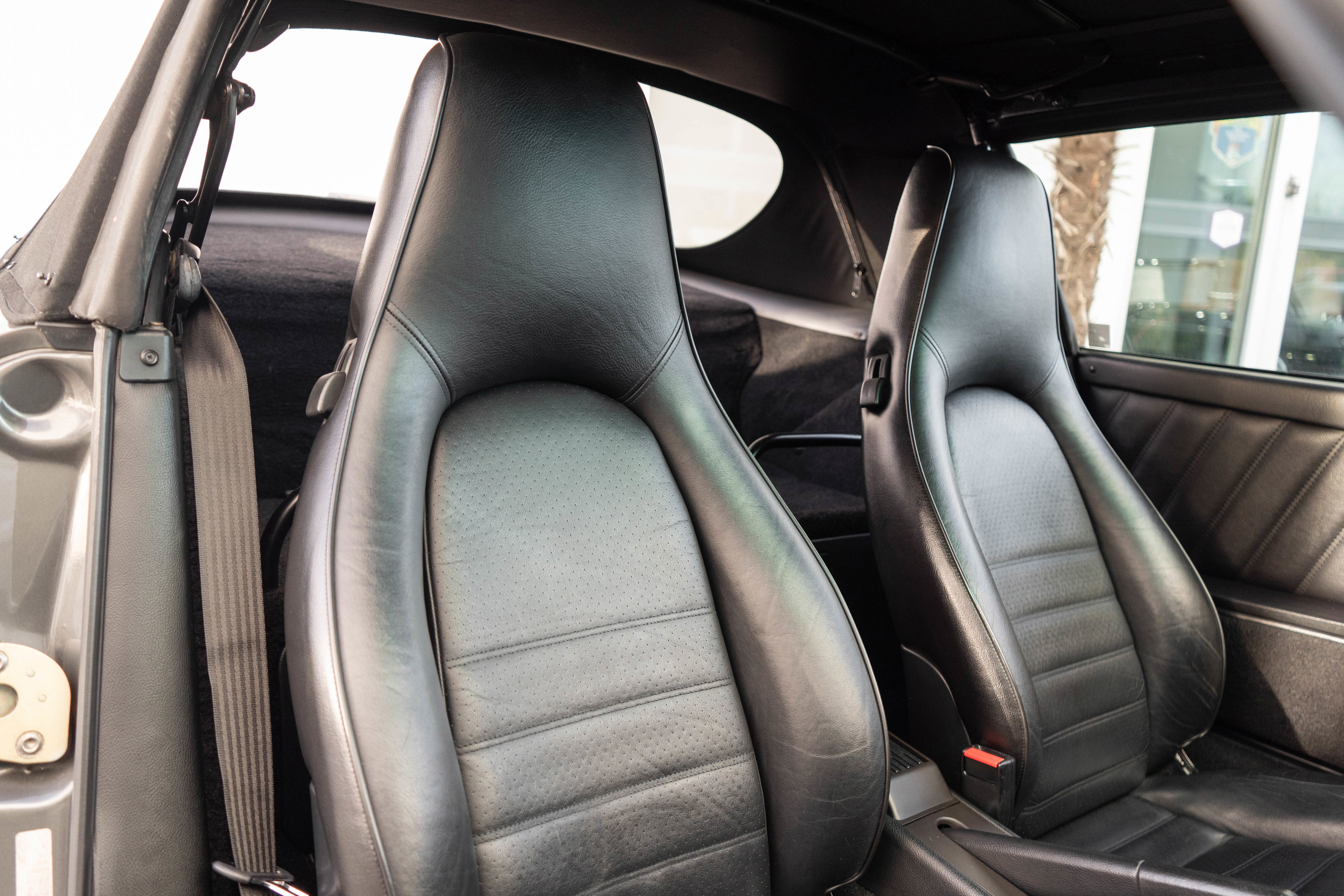 Used 1992 Porsche 911 Carrera RWD image 27