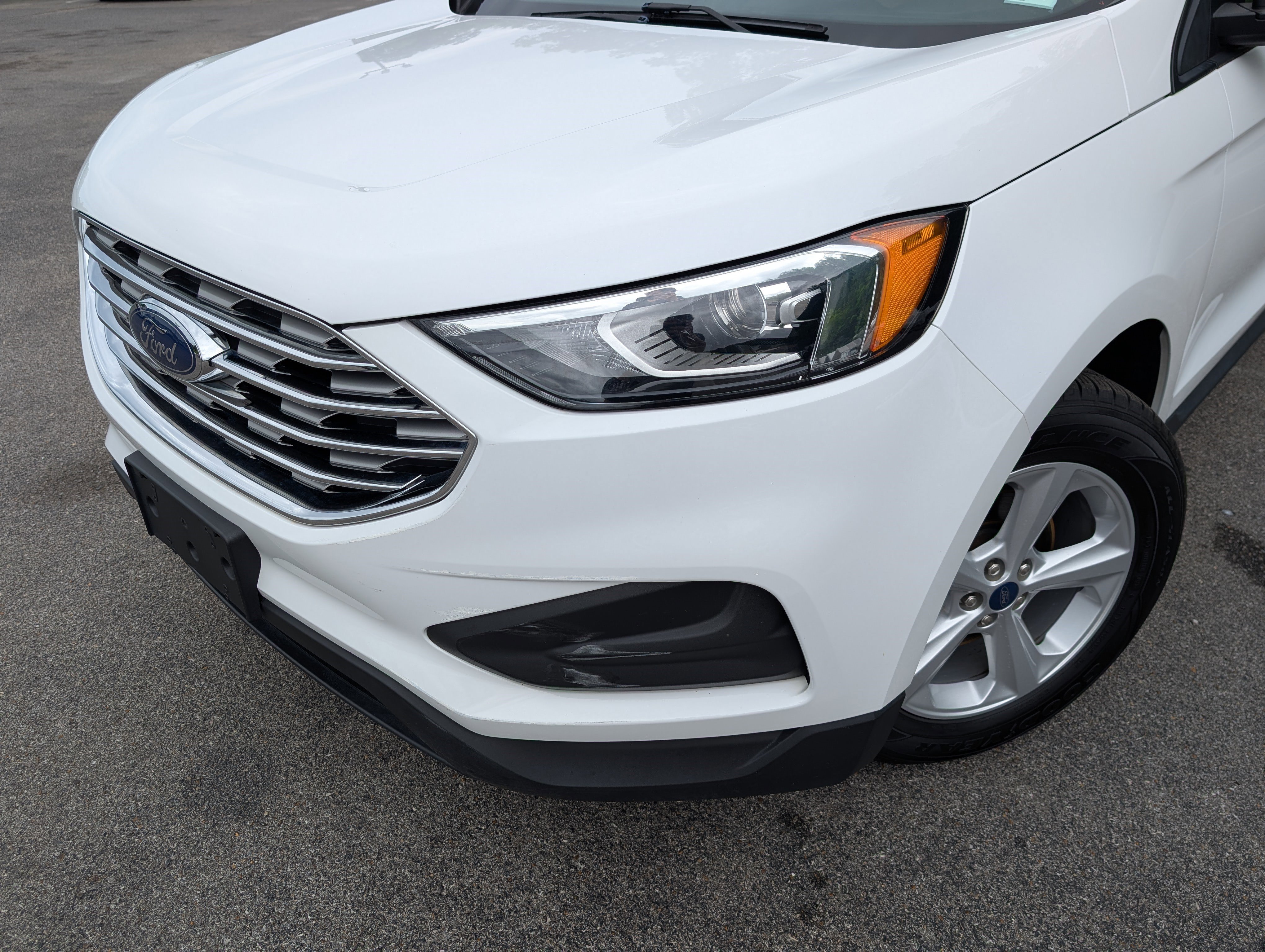Used 2020 Ford Edge SE FWD image 13