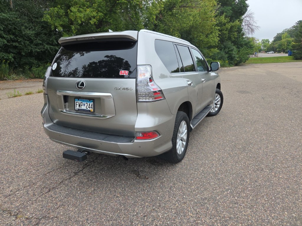Used 2021 Lexus GX 460 Premium w/ Premium Package AWD/4WD image 14