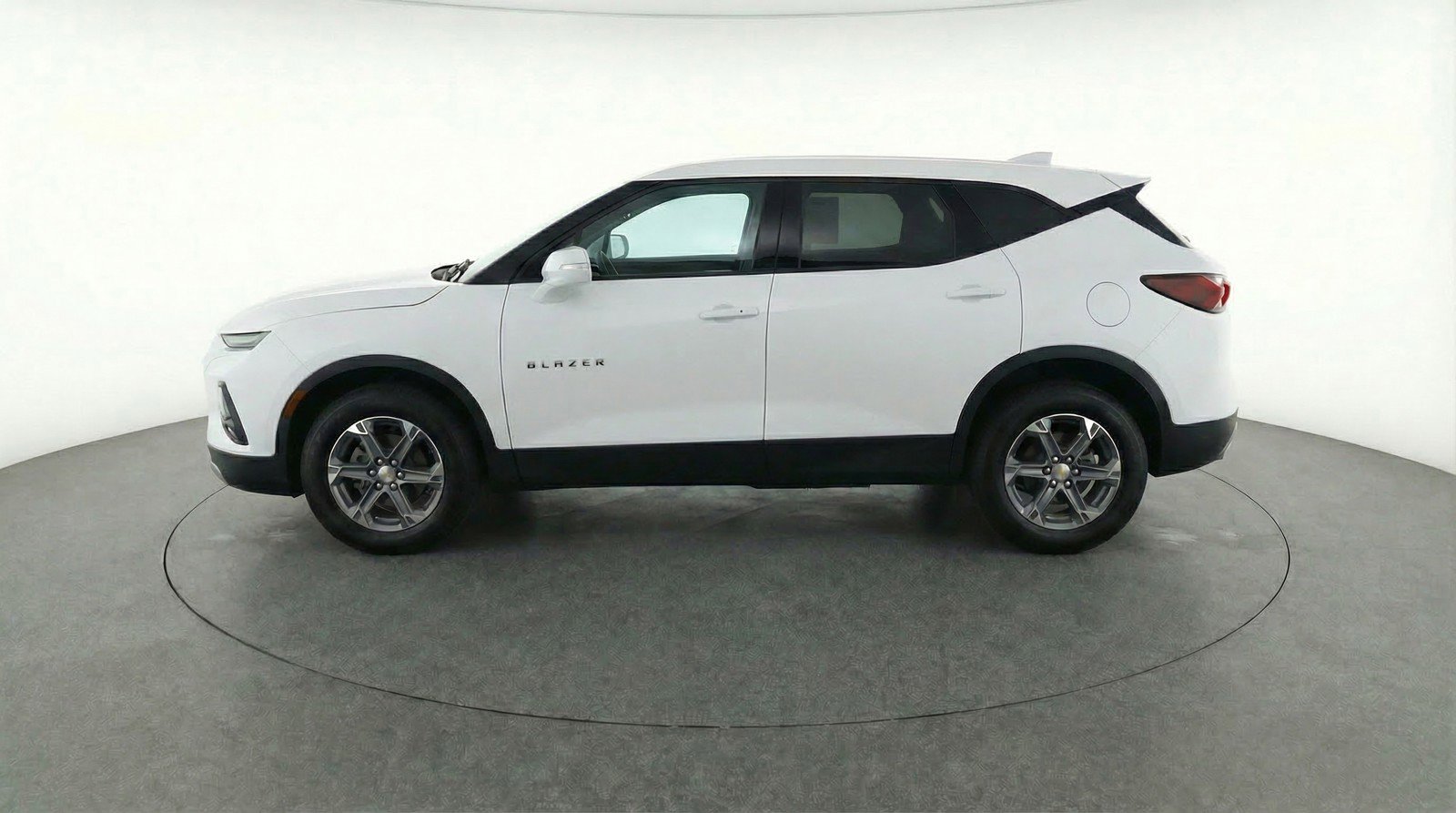 Used 2025 Chevrolet Blazer LT FWD image 5