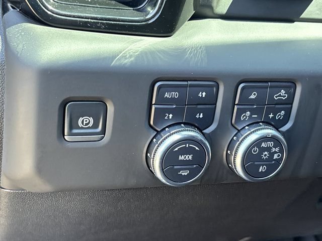 Used 2025 GMC Sierra 2500 AT4 w/ AT4 Premium Plus Package AWD/4WD image 29
