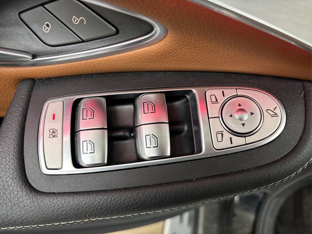 Used 2022 Mercedes-Benz GLC 300 4MATIC image 37