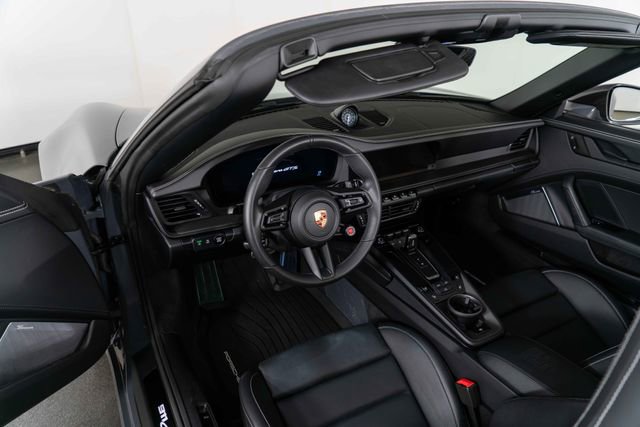Used 2025 Porsche 911 Carrera GTS RWD image 16