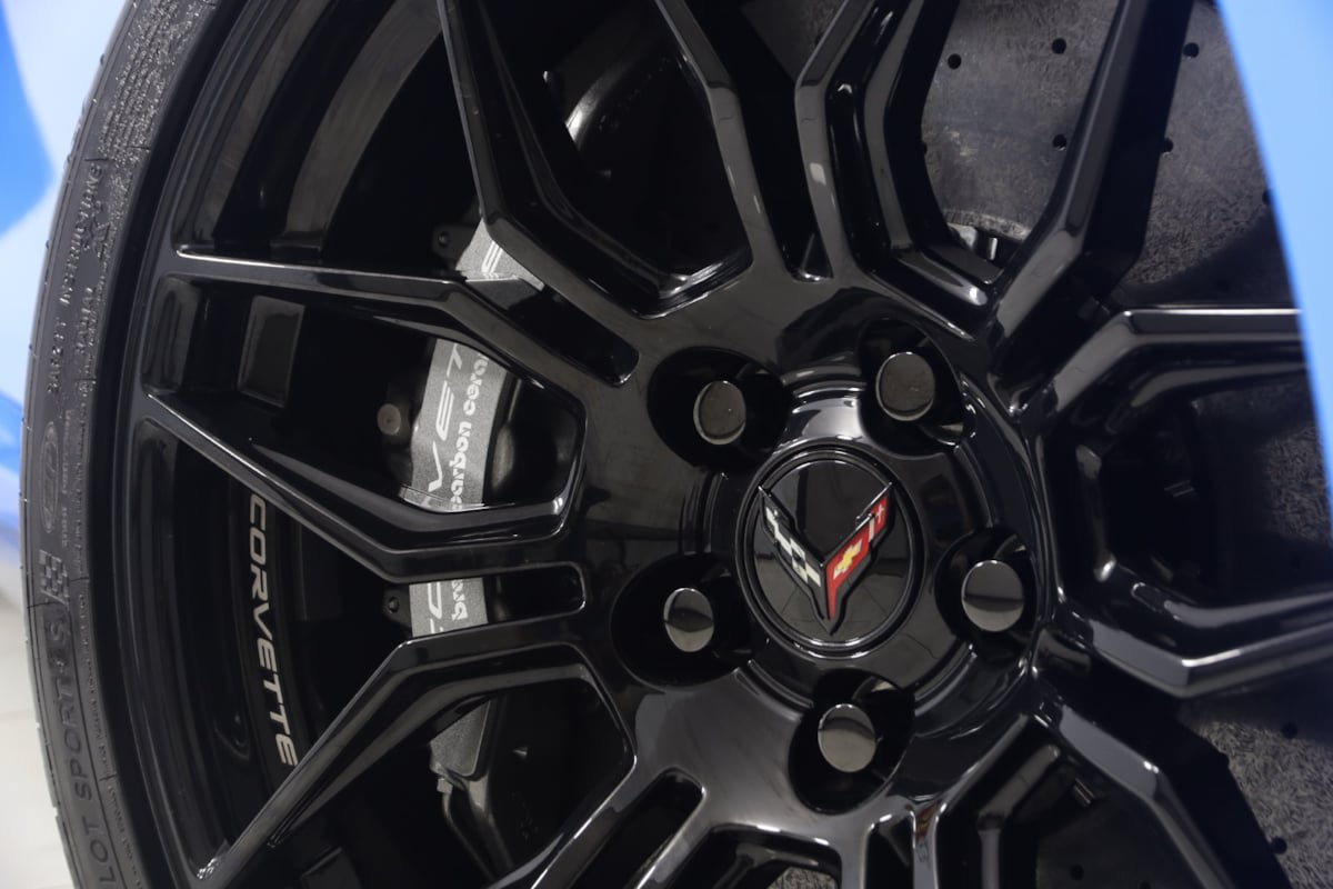 Used 2024 Chevrolet Corvette Z06 w/ Stealth Interior Trim Package RWD image 19