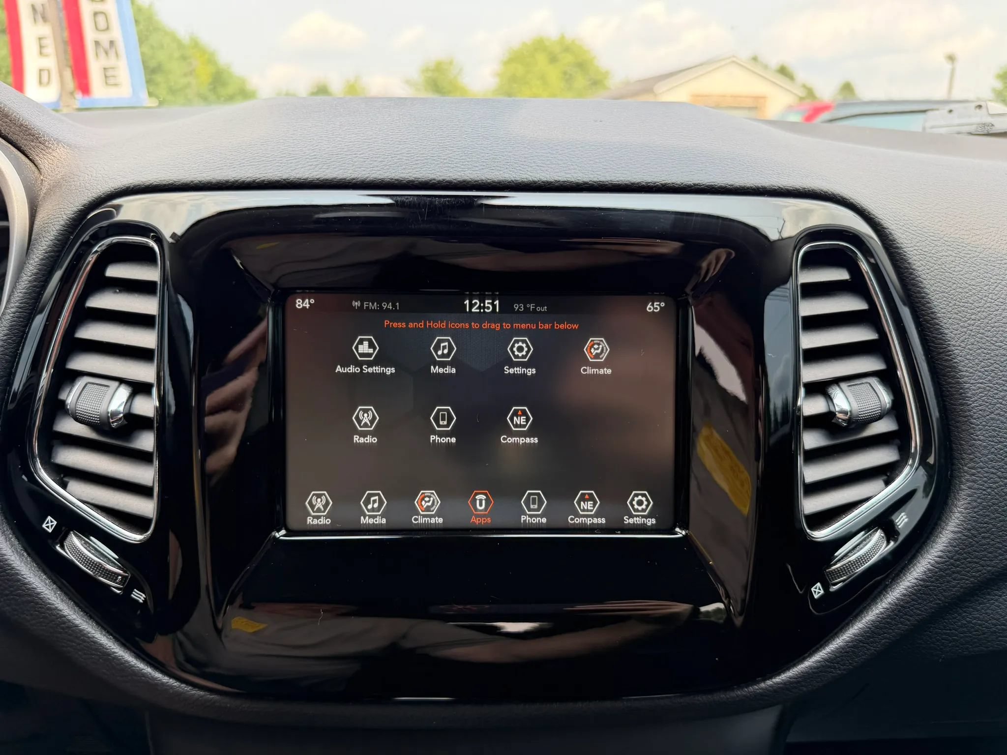 Used 2019 Jeep Compass Latitude AWD/4WD image 23