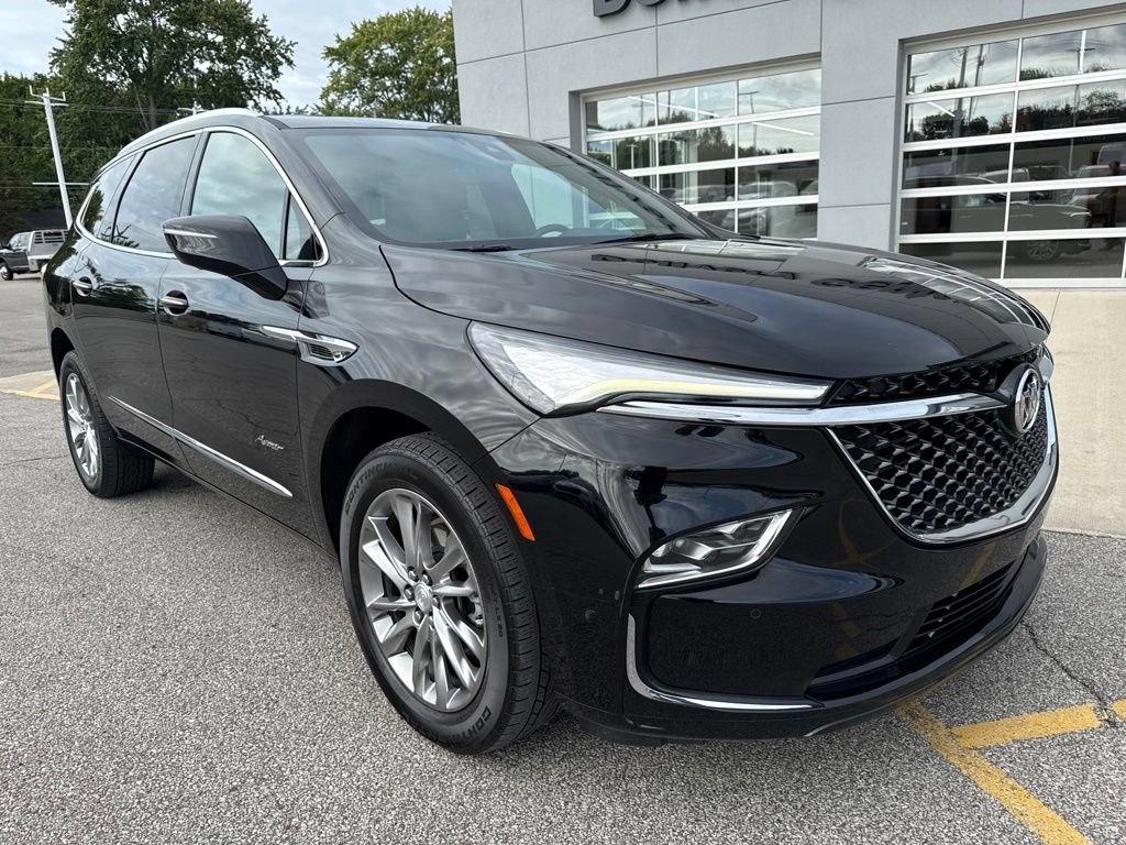 Used 2022 Buick Enclave Avenir w/ Avenir Technology Package AWD/4WD image 14
