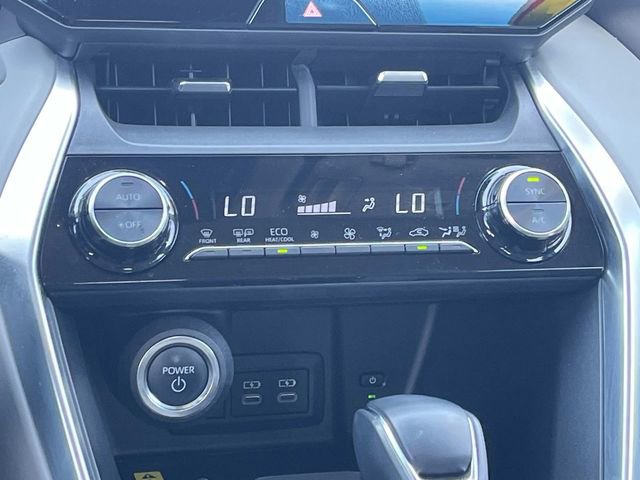 Used 2024 Toyota Venza LE image 17