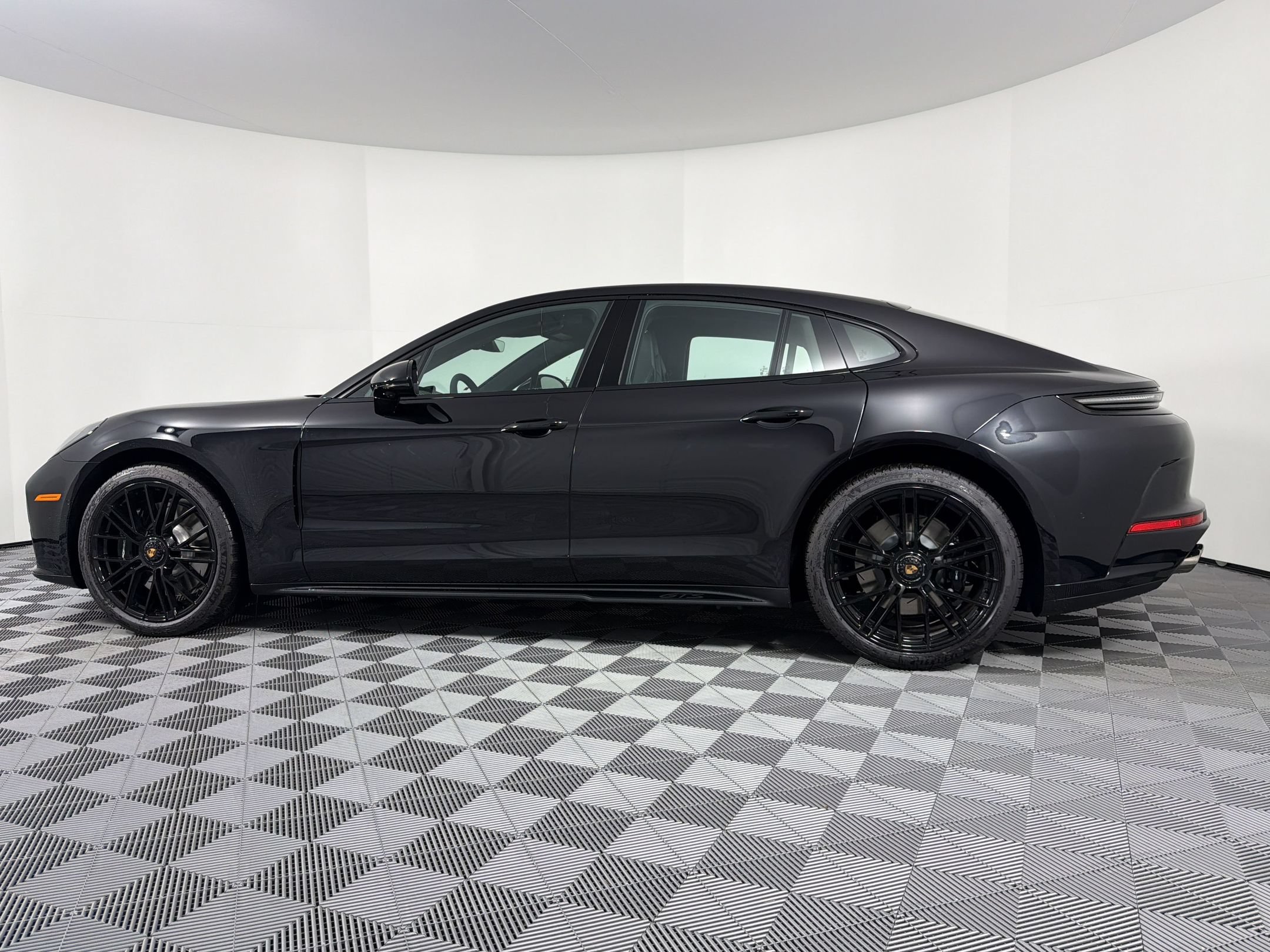 New 2026 Porsche Panamera GTS AWD/4WD image 2