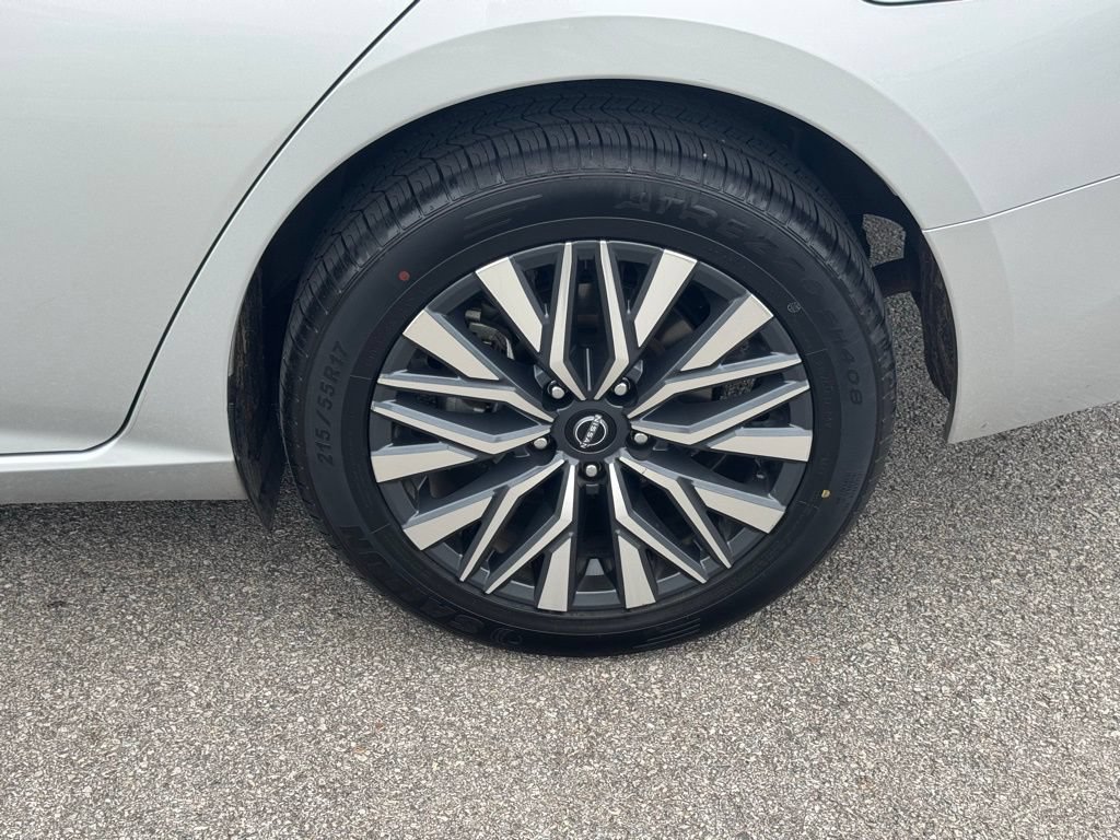 Certified 2024 Nissan Altima 2.5 SV AWD/4WD image 12