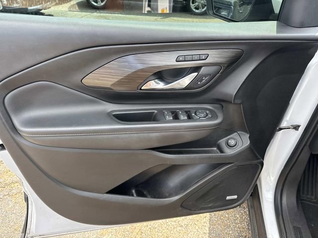 Used 2023 GMC Terrain SLT w/ Infotainment Package II image 24