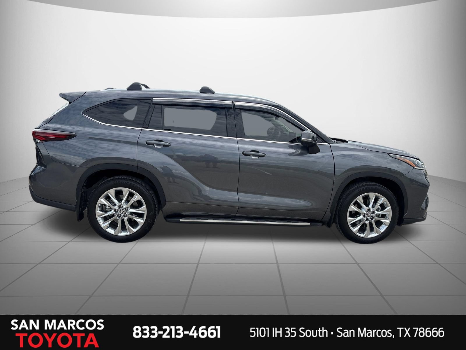 Used 2025 Toyota Highlander Limited FWD image 6