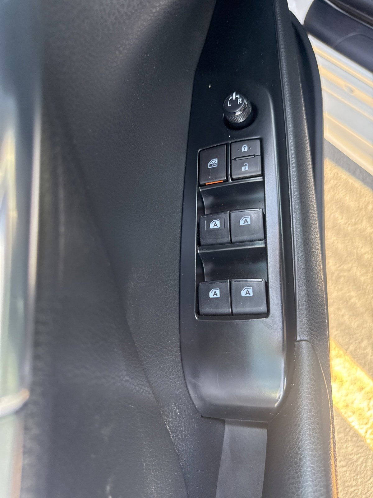 Used 2020 Toyota Camry SE image 6