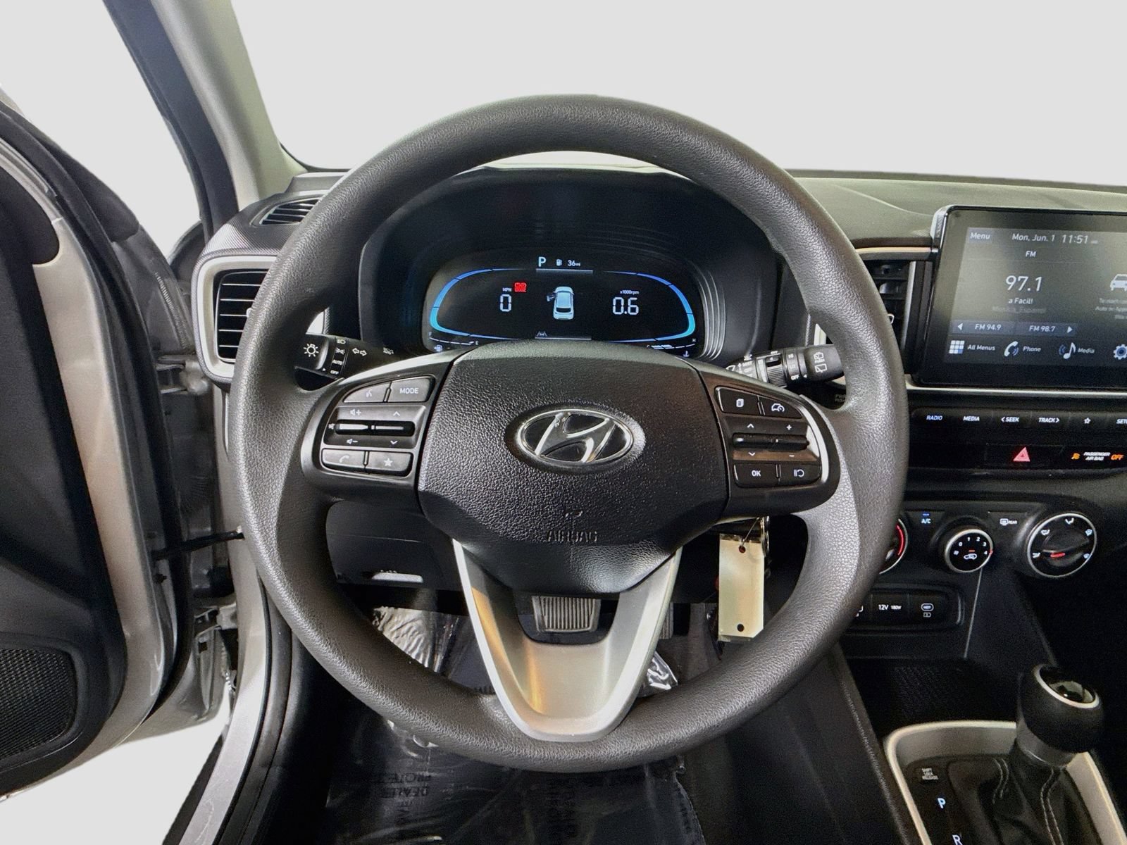 Used 2026 Hyundai Venue SE FWD image 9