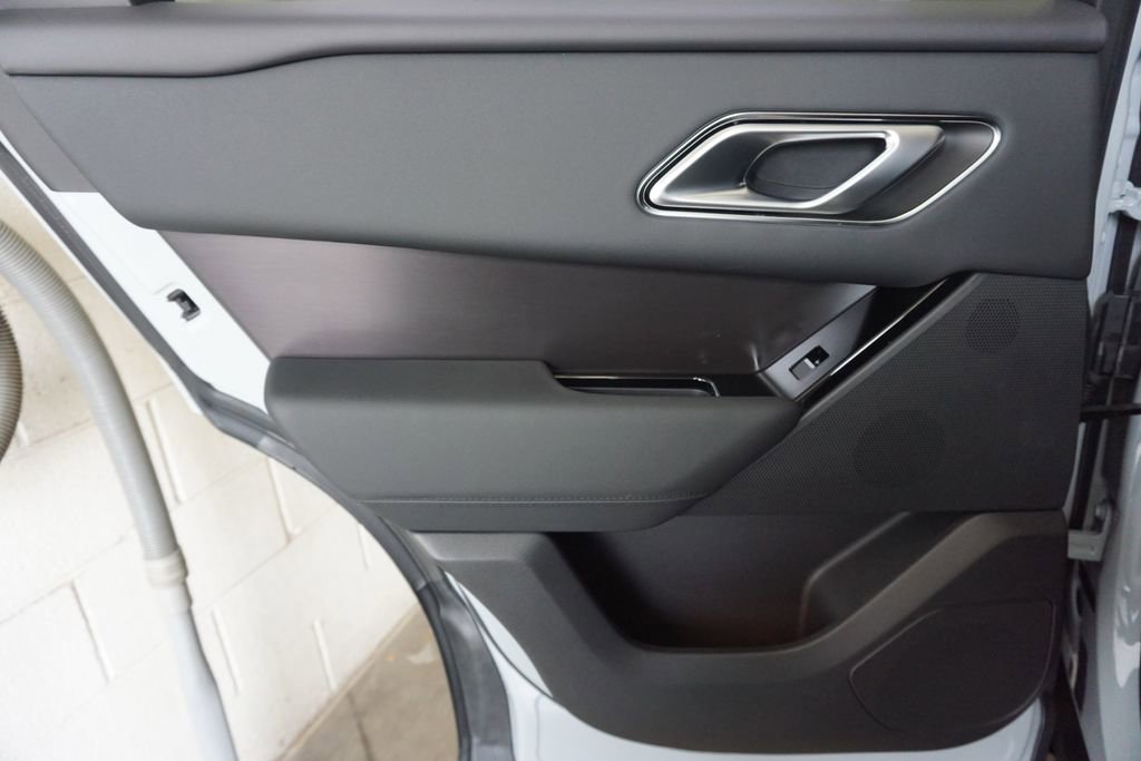 New 2026 Land Rover Range Rover Velar Dynamic SE image 28