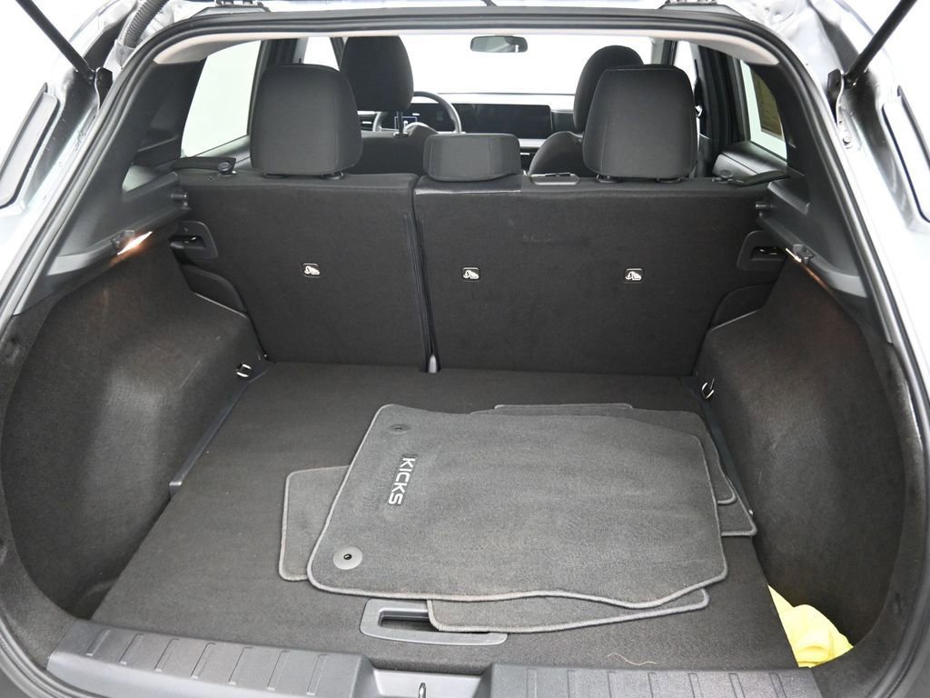 Used 2025 Nissan Kicks SV image 12