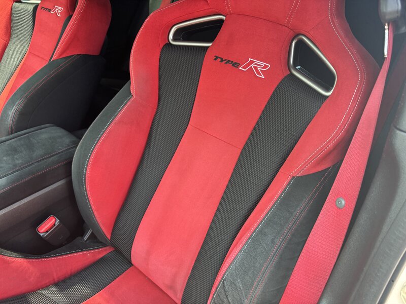 Used 2019 Honda Civic Type R image 16