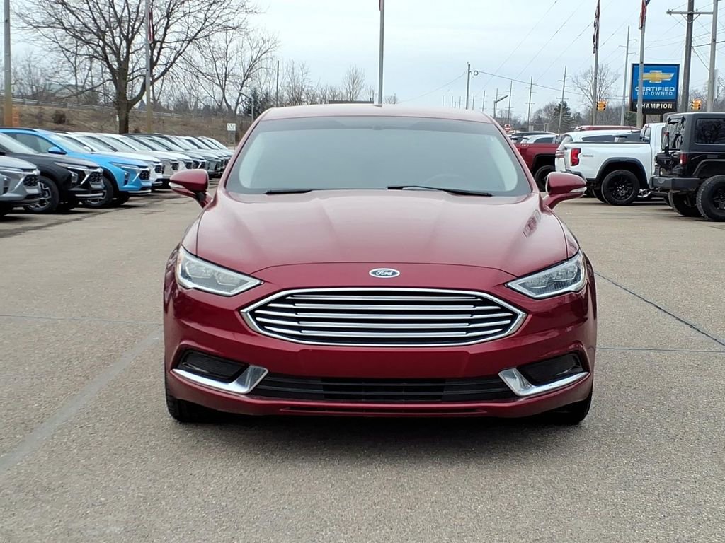 Used 2018 Ford Fusion SE w/ Fusion SE Technology Package image 2