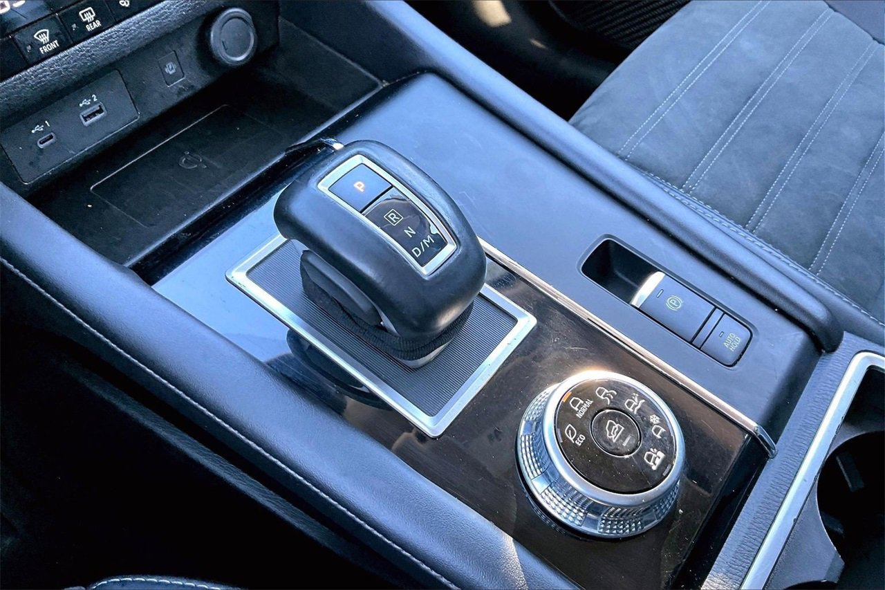 Used 2024 Mitsubishi Outlander SE image 32