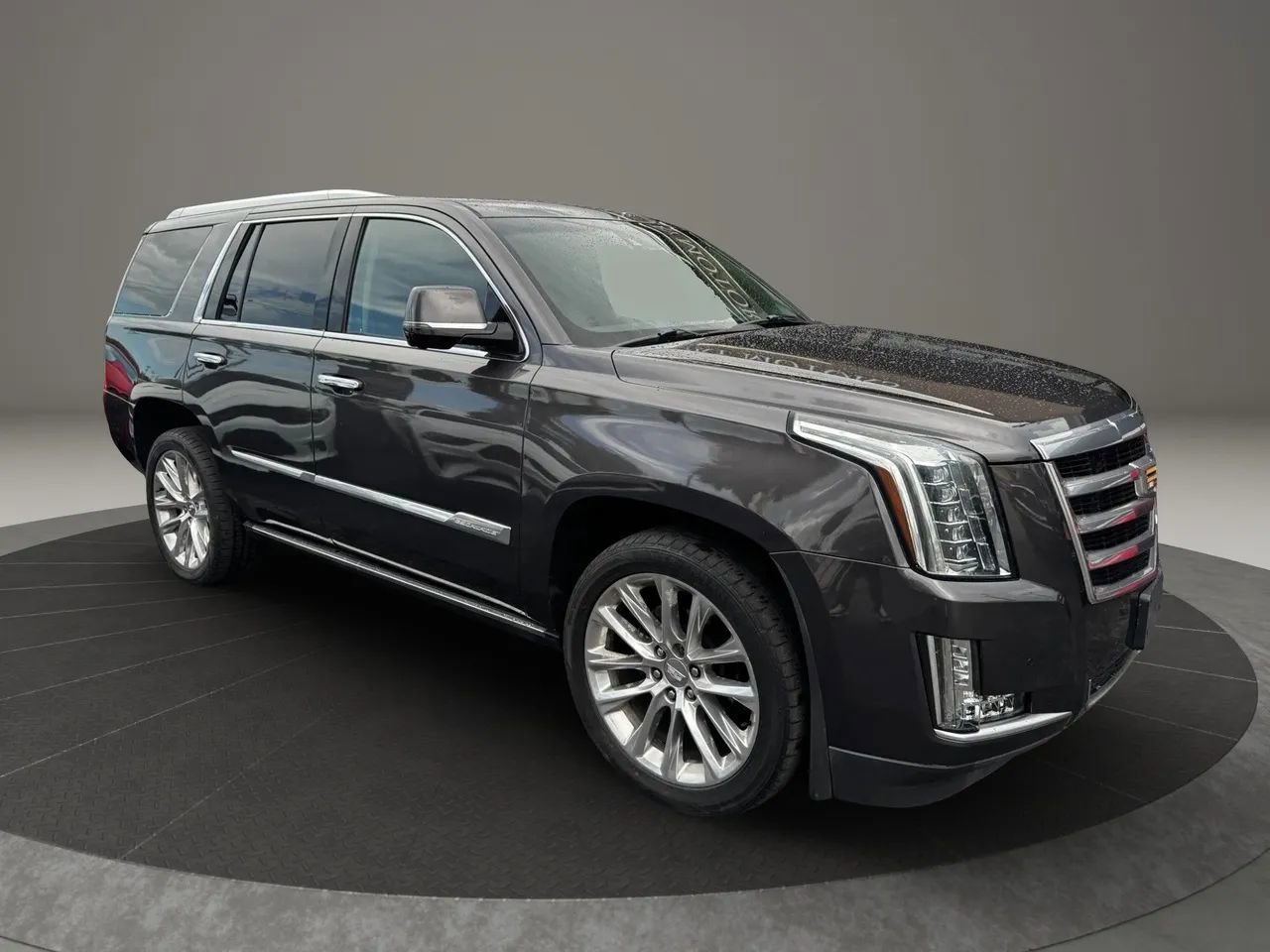 Used 2015 Cadillac Escalade Premium RWD image 3