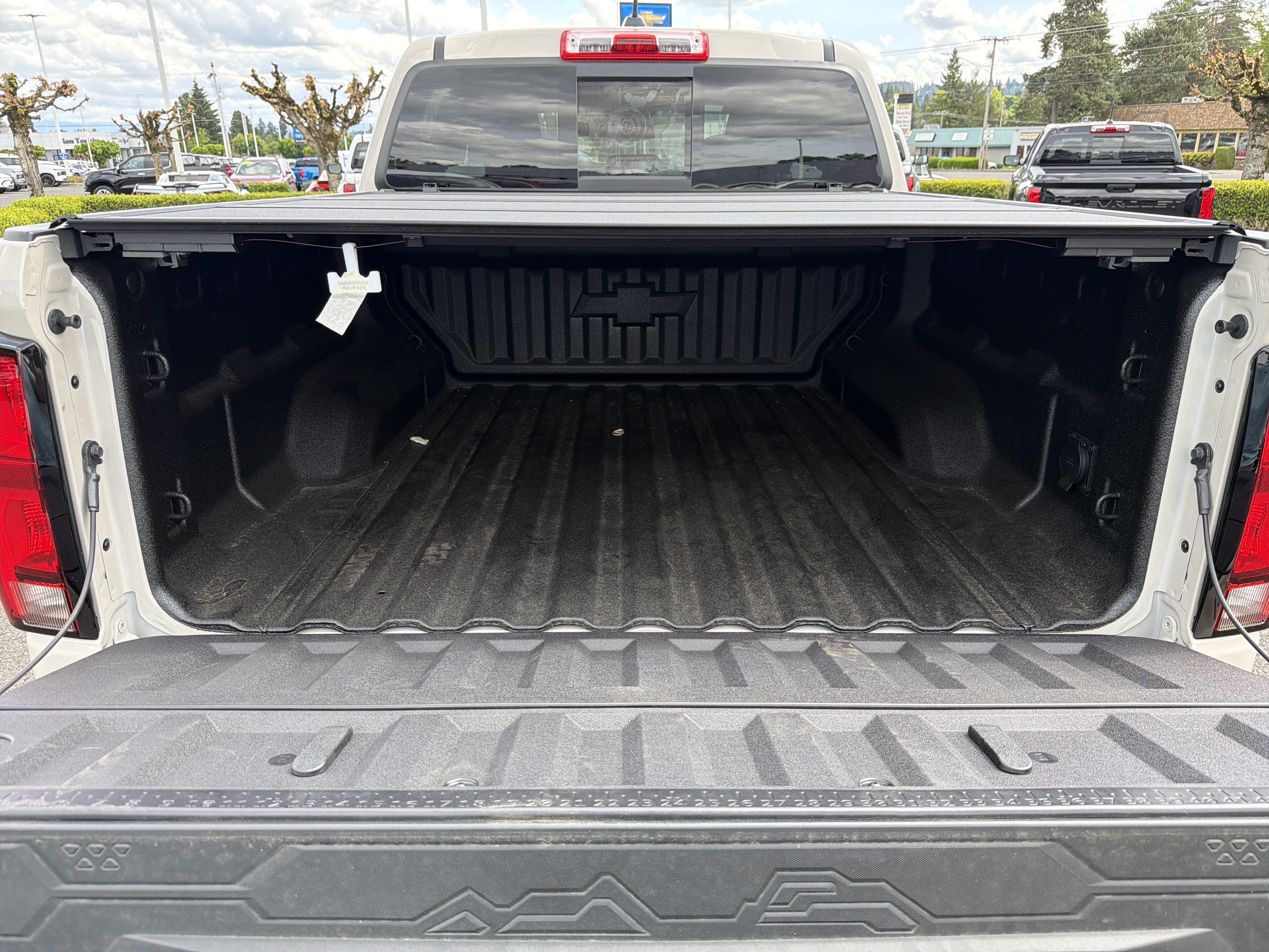 New 2026 Chevrolet Colorado ZR2 w/ Off-Road Front Bumper Package AWD/4WD image 6