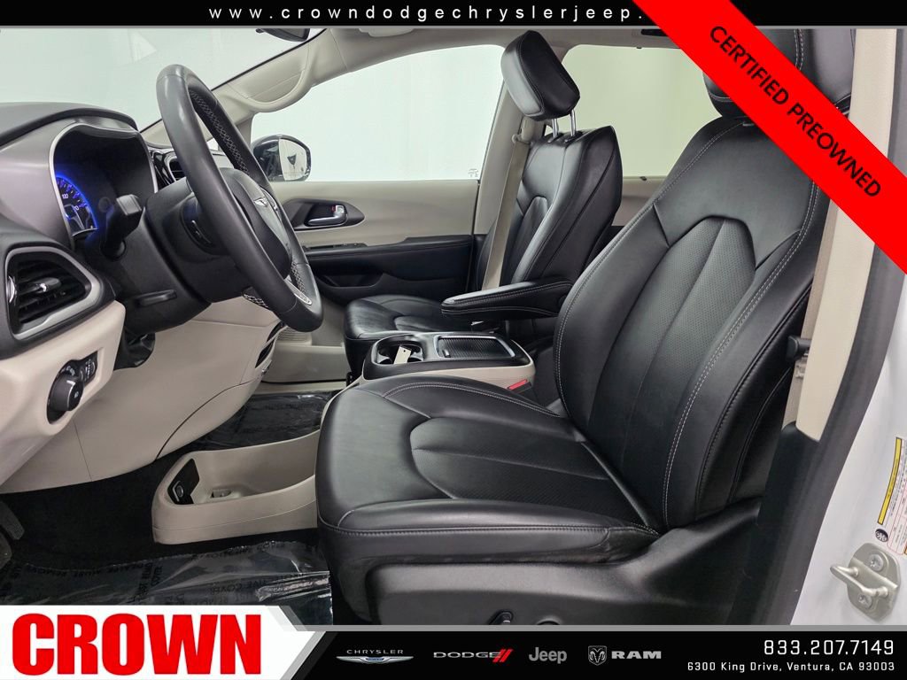 Certified 2024 Chrysler Pacifica Touring-L image 19