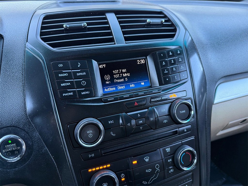 Used 2017 Ford Explorer XLT image 13