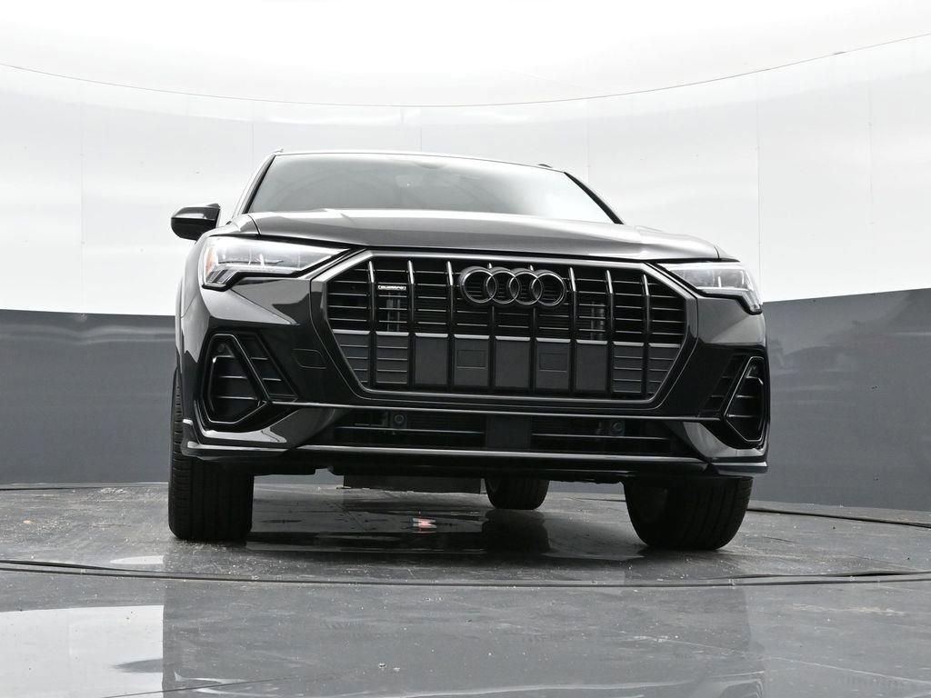 New 2025 Audi Q3 2.0T Premium image 23