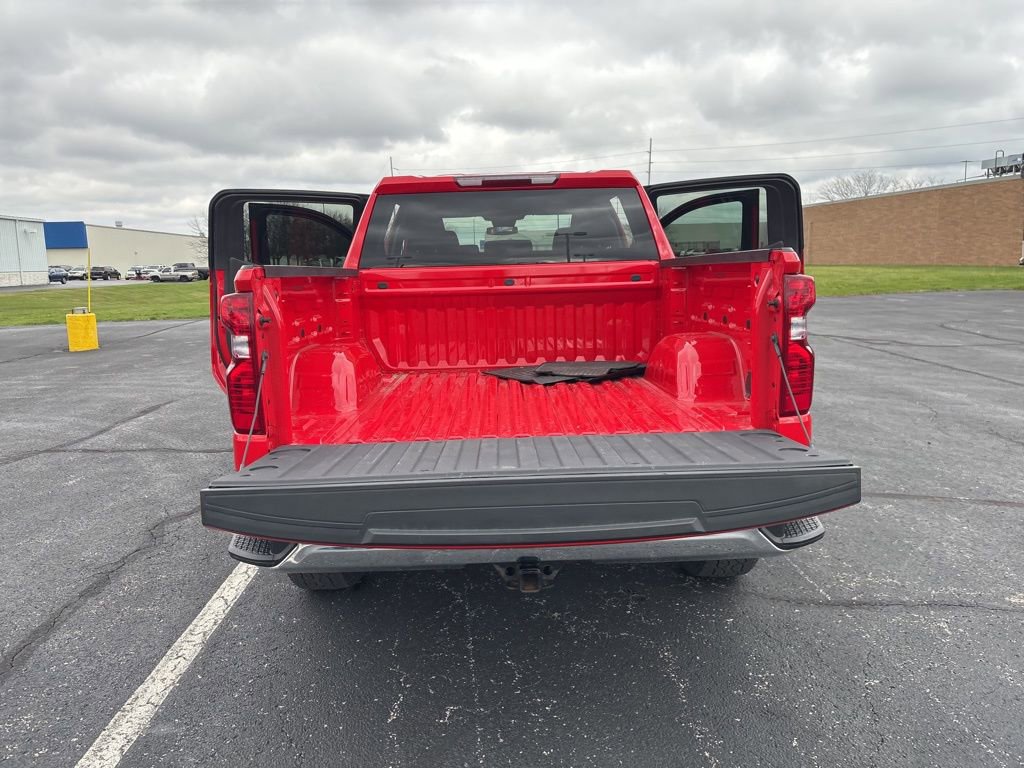 Used 2023 Chevrolet Silverado 1500 LT AWD/4WD image 19