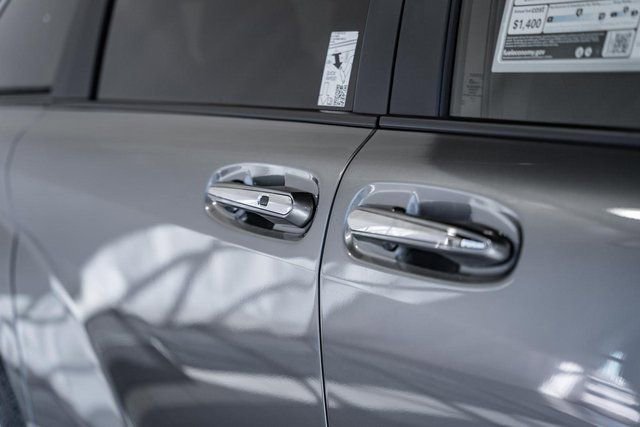 New 2026 Toyota Sienna Platinum image 17
