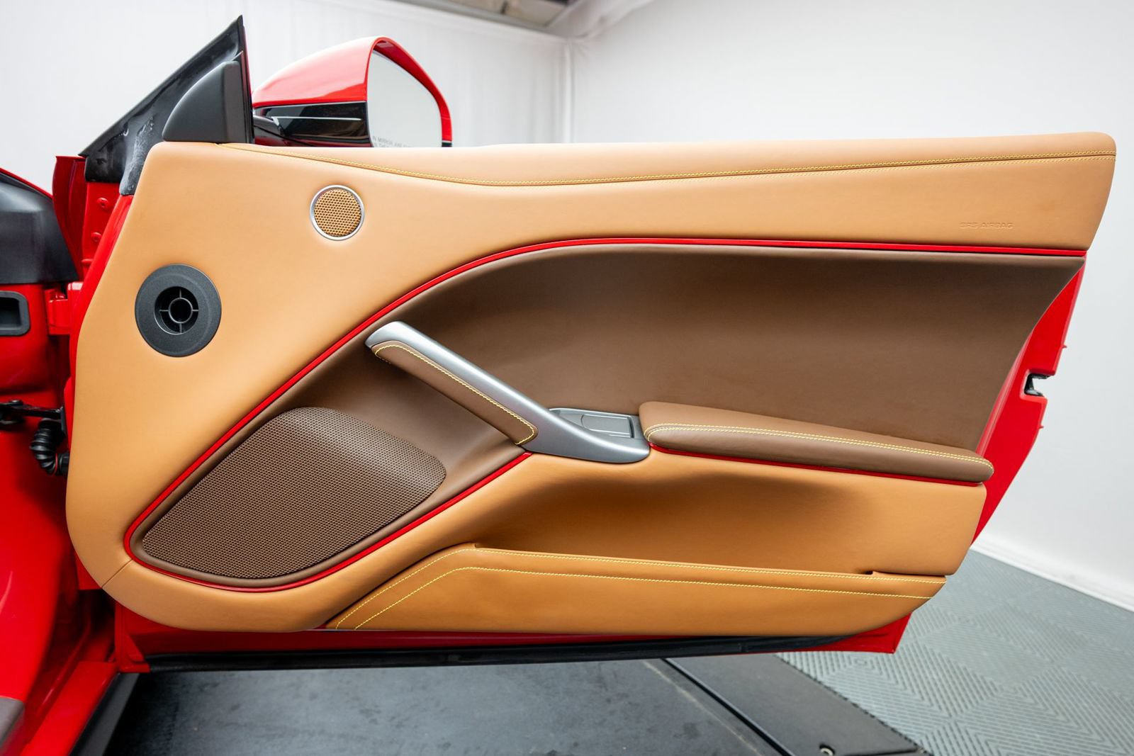 Used 2016 Ferrari F12 Berlinetta RWD image 35
