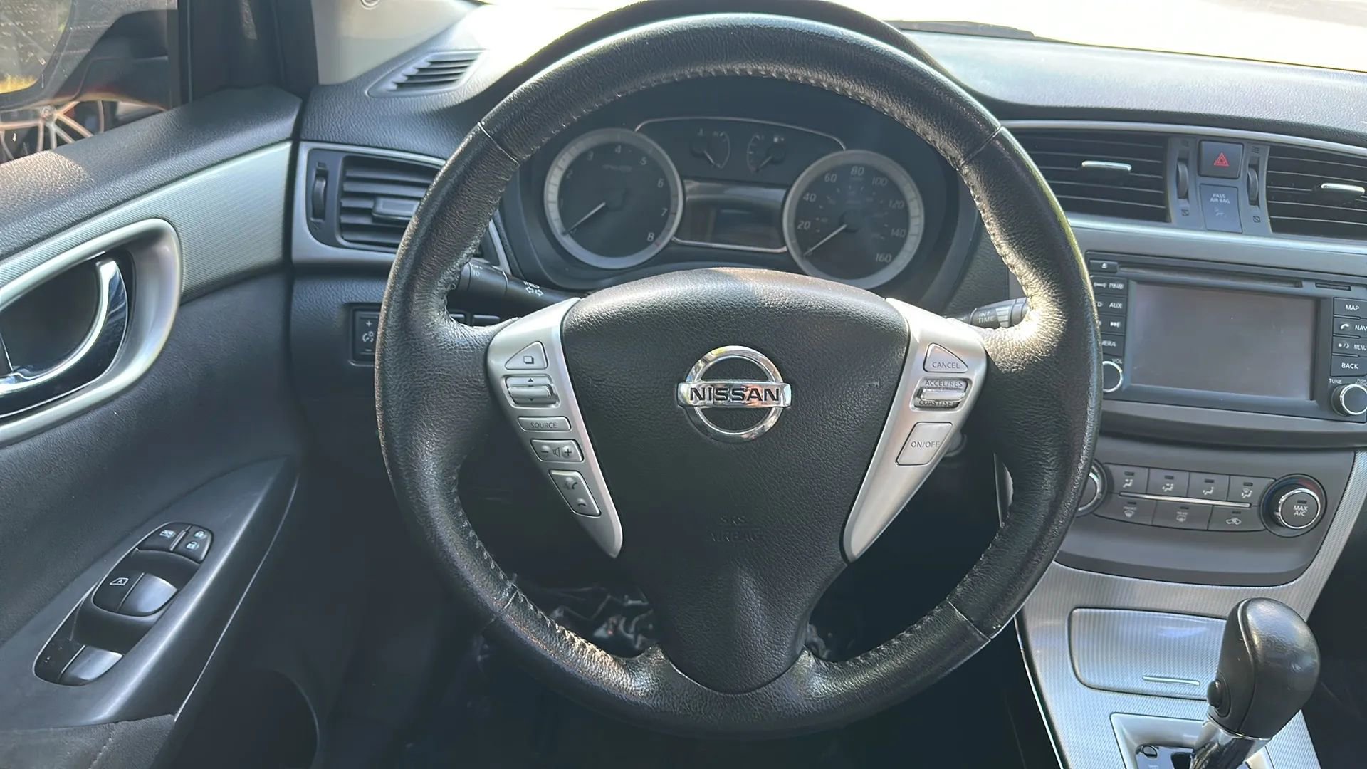 Used 2013 Nissan Sentra SR w/ Premium Pkg FWD image 31