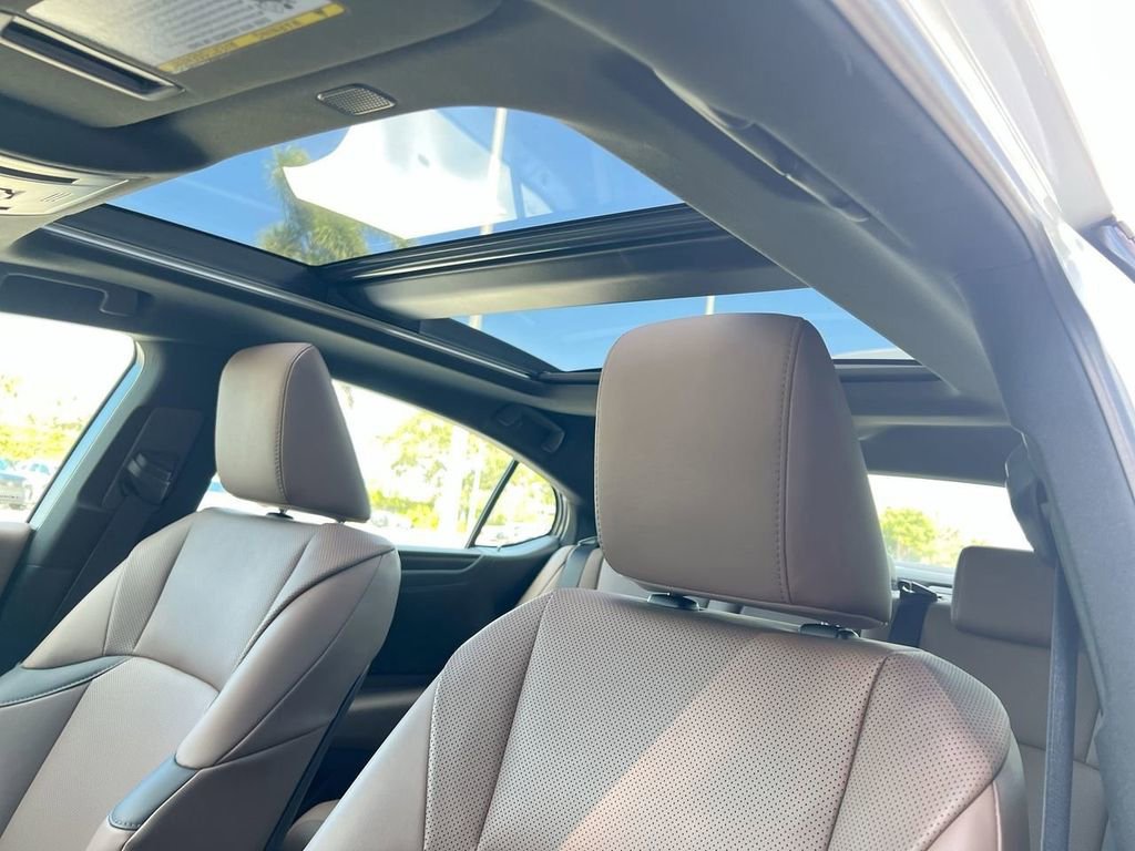 Certified 2023 Lexus ES 350 w/ Premium Package image 18
