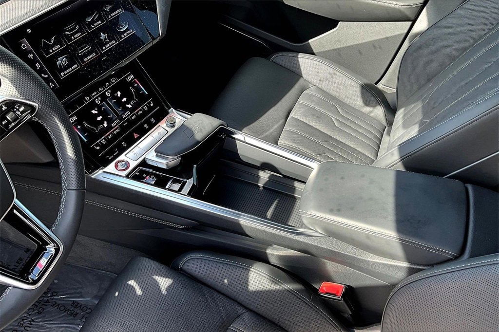 Certified 2023 Audi e-tron S Premium Plus w/ Black Optic Package image 22