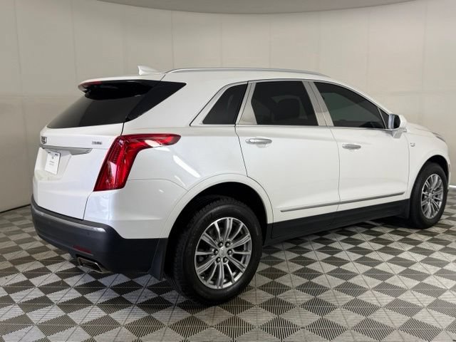 Used 2017 Cadillac XT5 Luxury w/ Driver Awareness Package FWD image 13