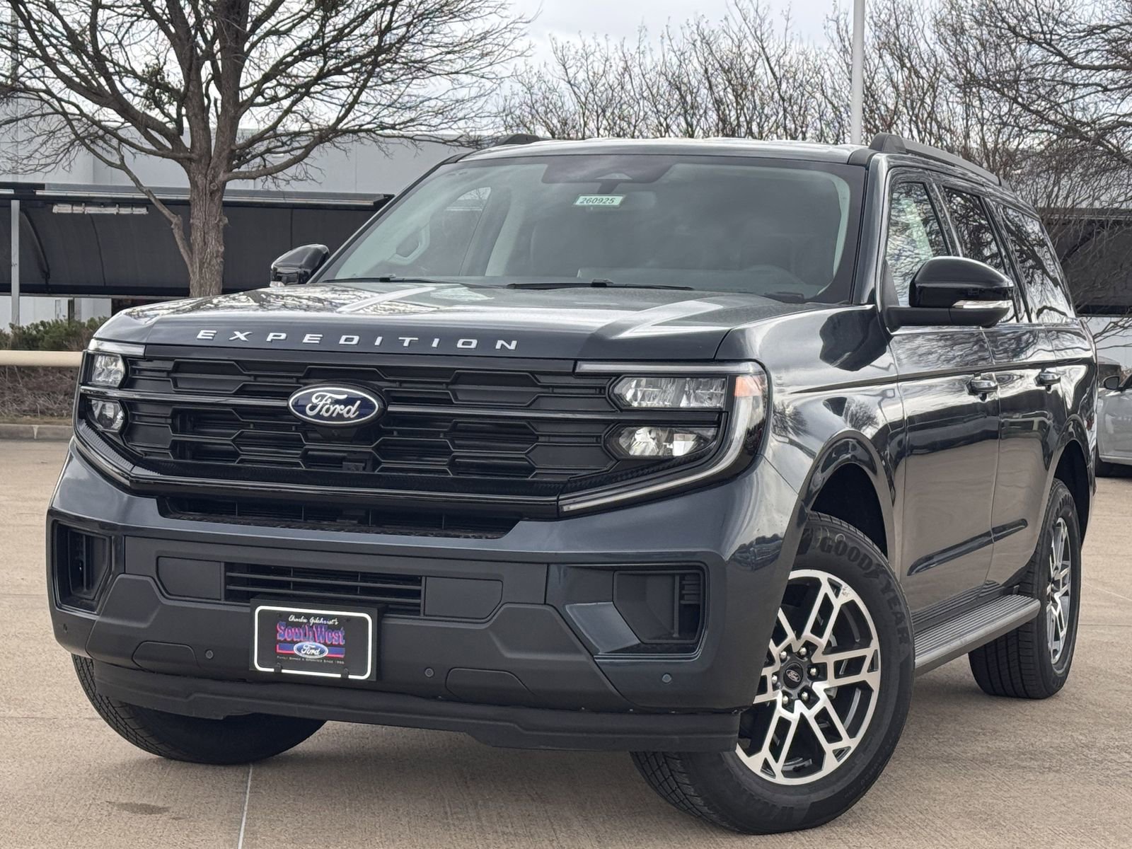 New 2026 Ford Expedition Active image 1