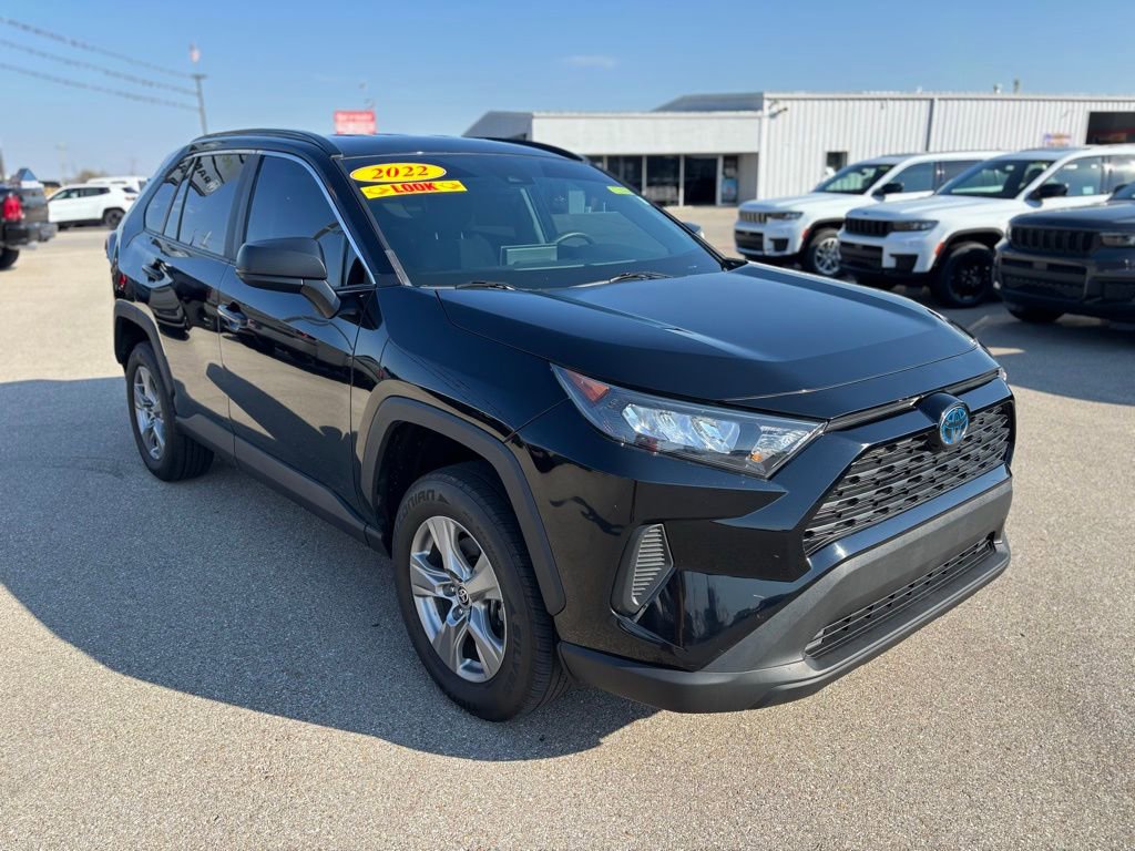Used 2022 Toyota RAV4 LE image 3