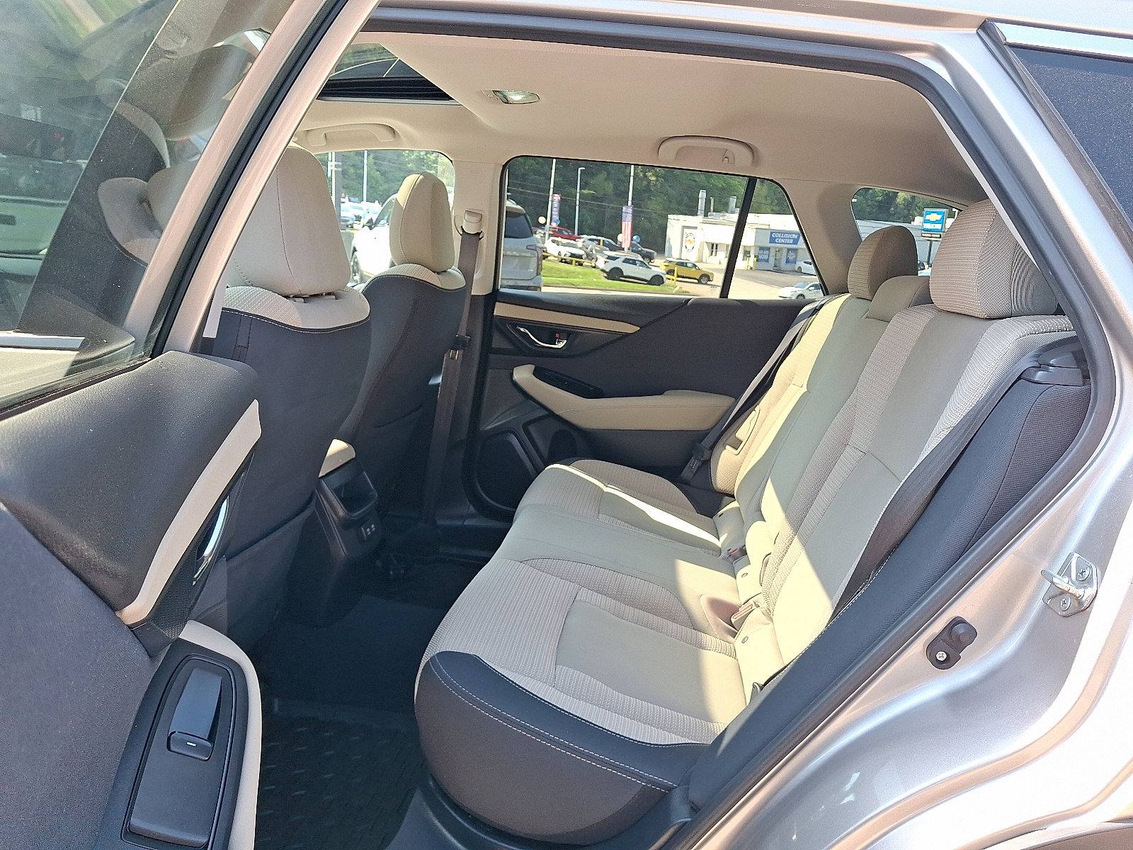 Used 2020 Subaru Outback Premium w/ Popular Package #1 AWD/4WD image 10