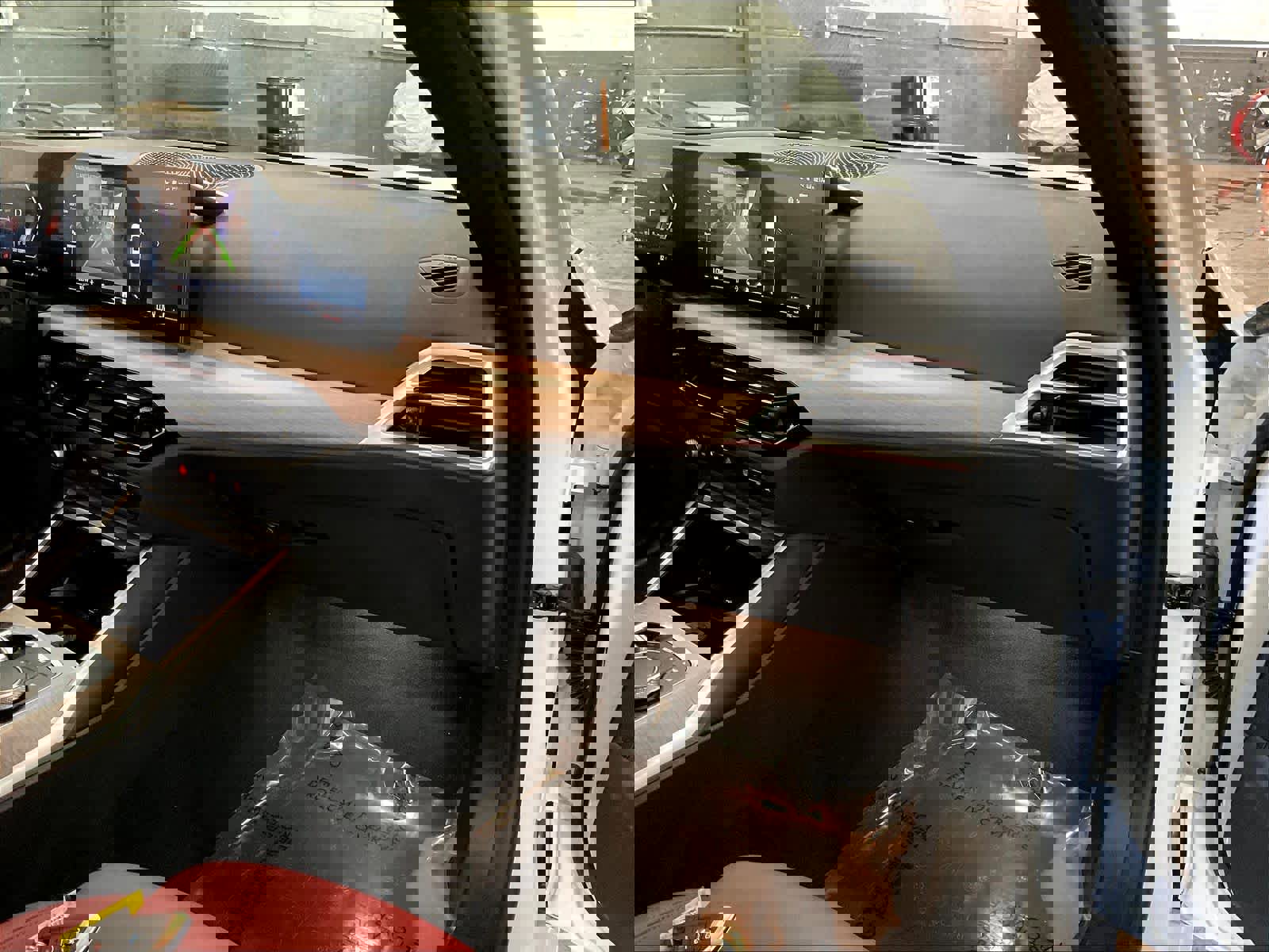 Used 2025 BMW 330i Sedan w/ Premium Package image 19