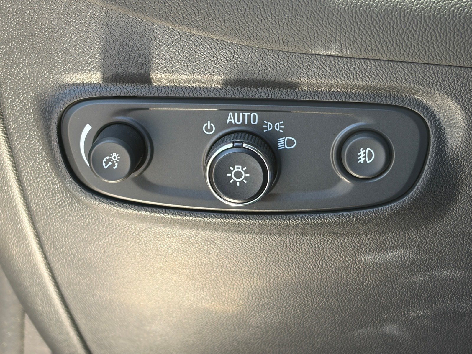 Used 2023 Chevrolet Equinox Premier FWD image 19
