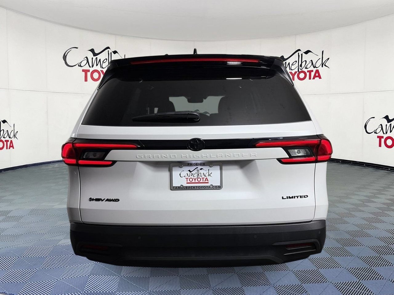 Used 2025 Toyota Grand Highlander AWD Hybrid image 6