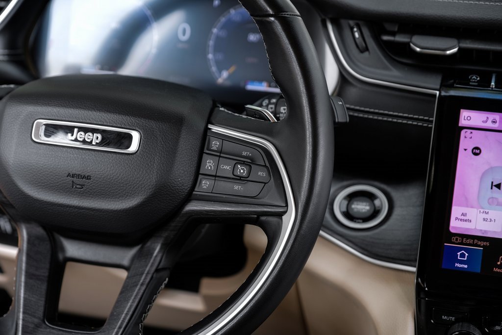 Used 2022 Jeep Grand Cherokee L Limited image 29