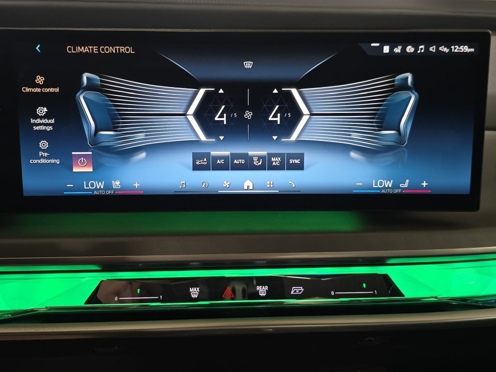 Certified 2023 BMW 760i xDrive AWD/4WD image 25