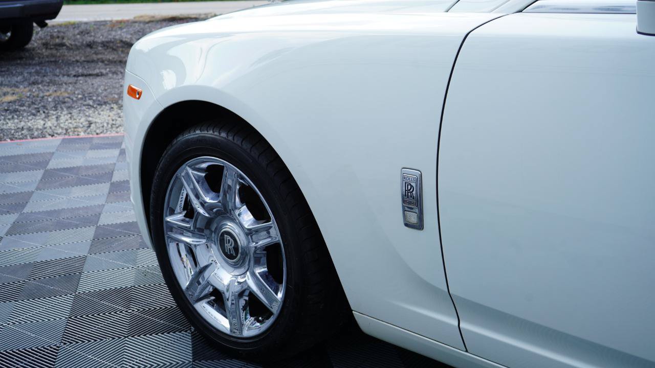 Used 2011 Rolls-Royce Ghost RWD image 32