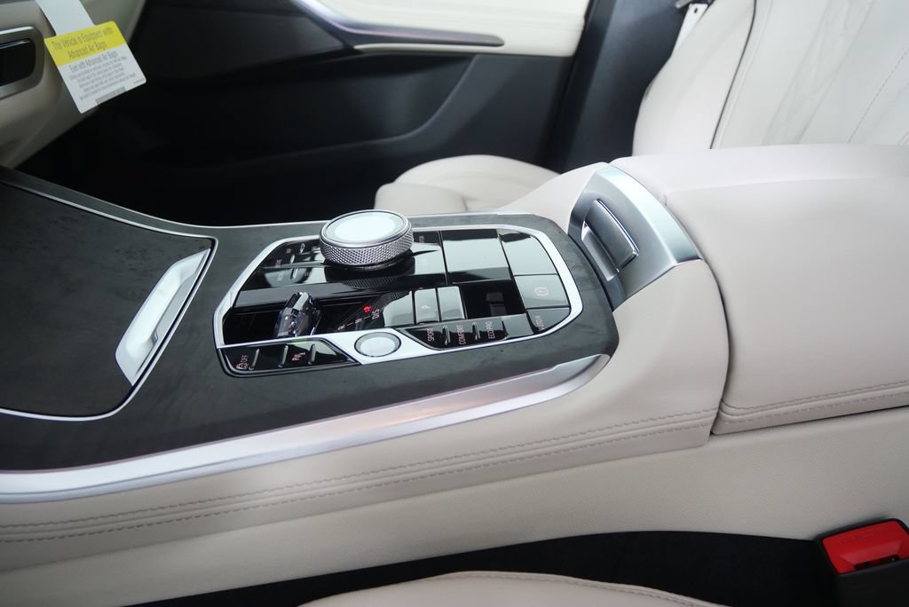Used 2026 BMW X5 sDrive40i w/ Executive Package RWD image 22